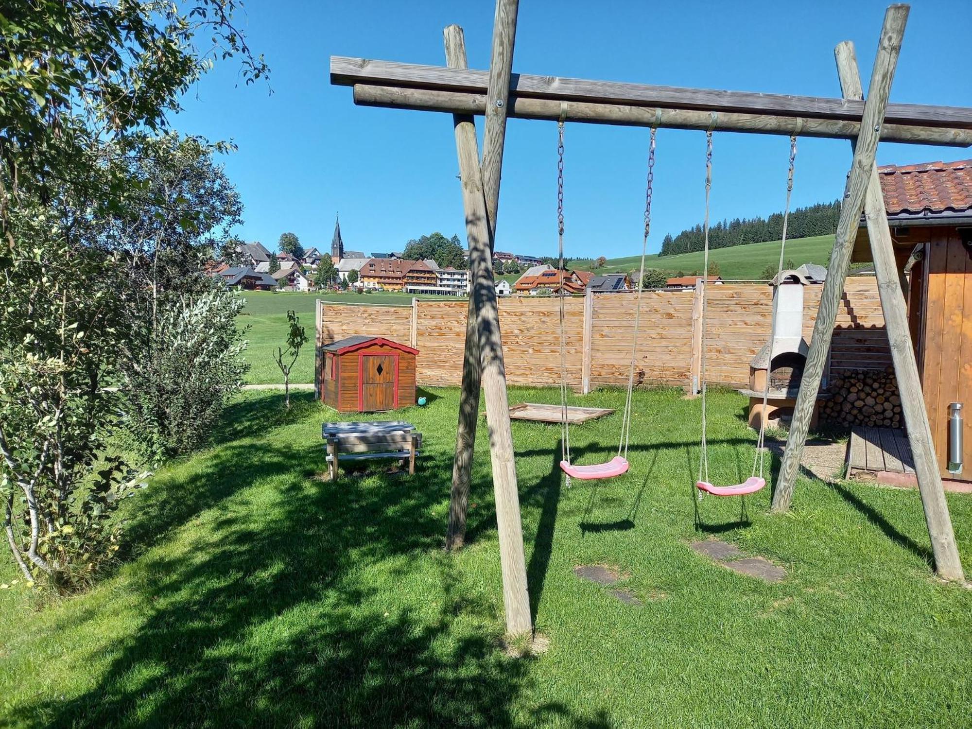 Ferienhaus Kaltenbach ティティゼー・ノイシュタット エクステリア 写真